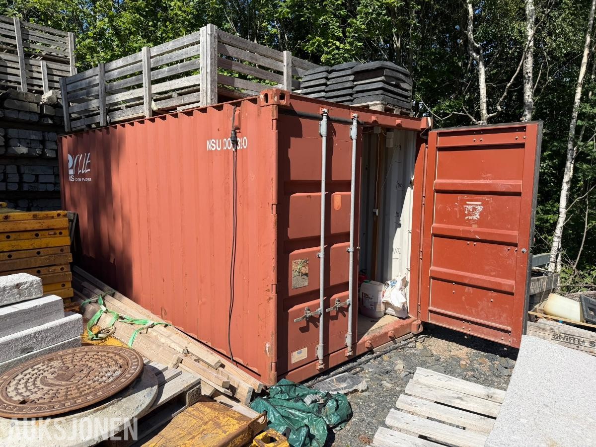 20 fots stålcontainer med innredning og utstyr