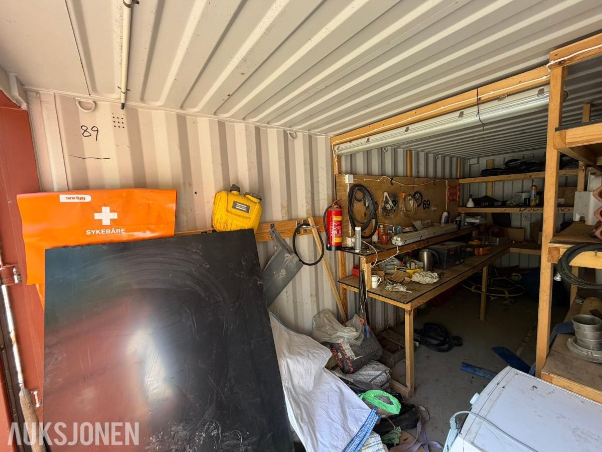 20 fots stålcontainer med innredning og utstyr