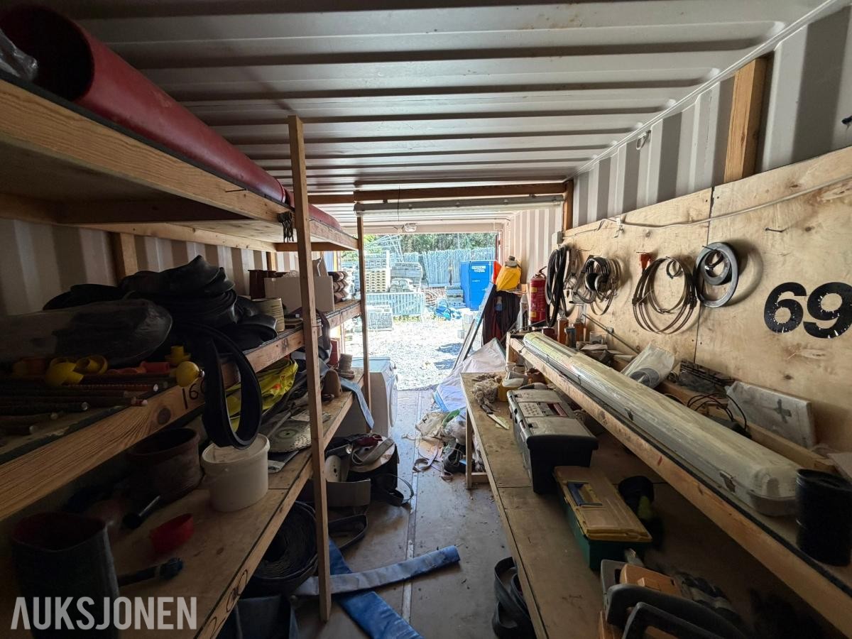 20 fots stålcontainer med innredning og utstyr