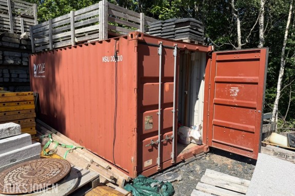 20 fots stålcontainer med innredning og utstyr