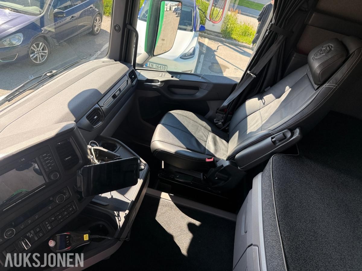 2023 Scania R590 XT Med He-Plan Fliskassehenger