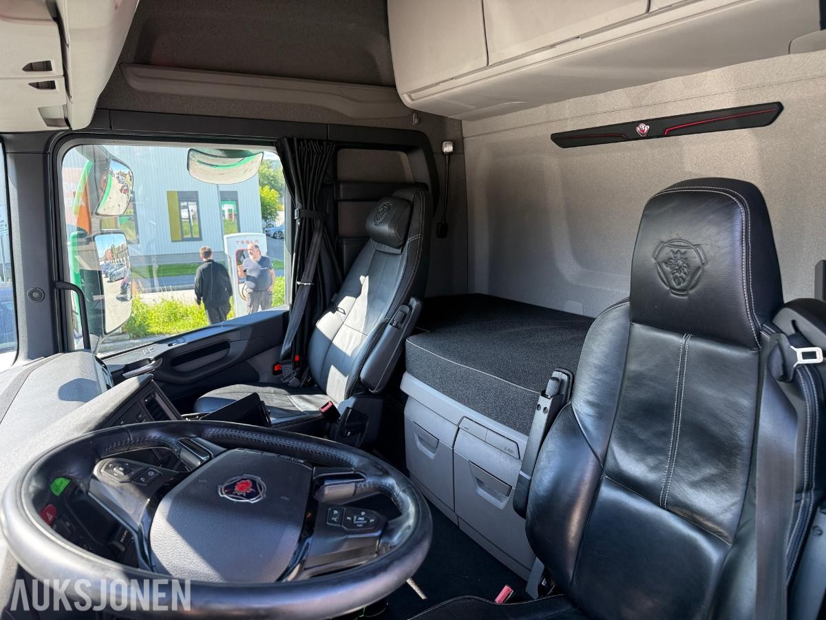 2023 Scania R590 XT Med He-Plan Fliskassehenger