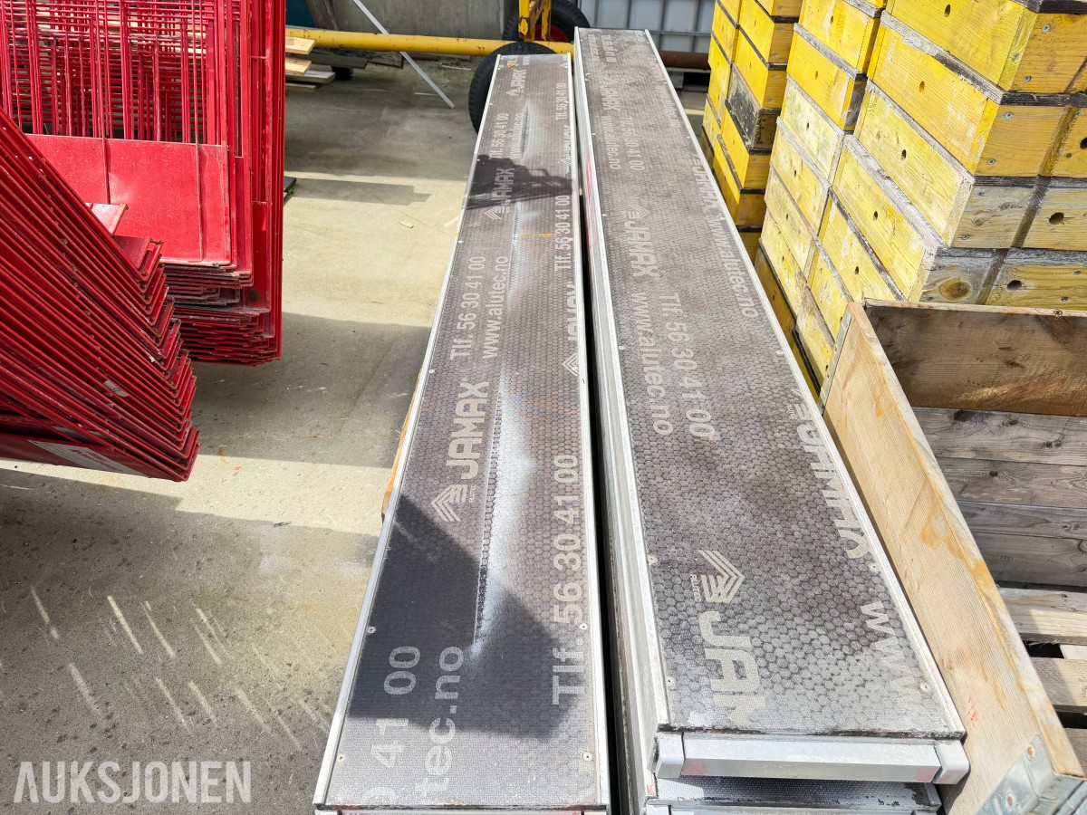 JAMAX STILLASPLATTFORMER 0,30 X 3,00 M OG JAMAX KNEKTER – PARTI