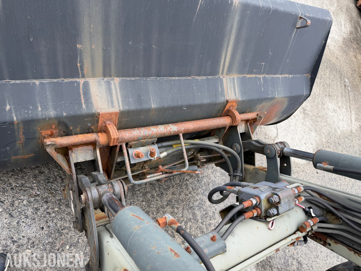 2003 Hurlimann XT 910.4