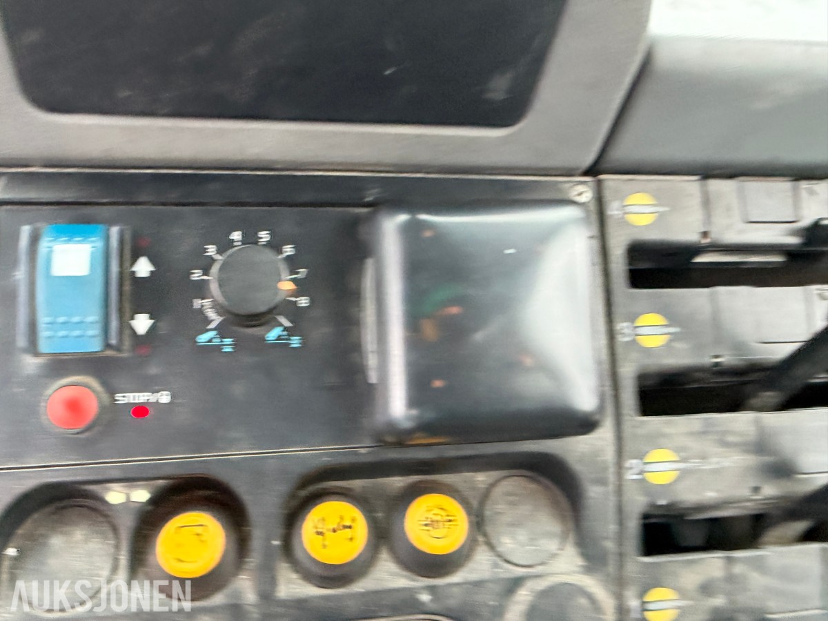 2003 Hurlimann XT 910.4