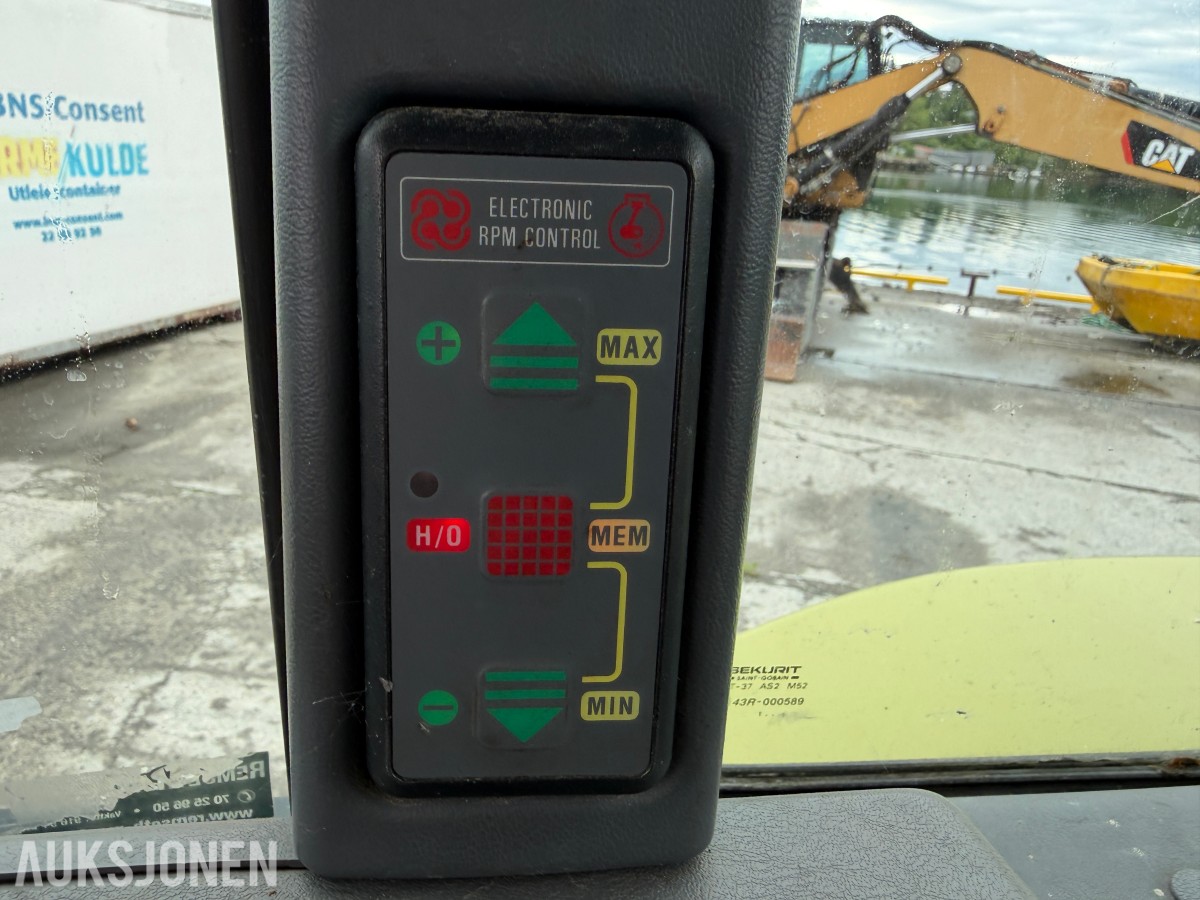 2003 Hurlimann XT 910.4