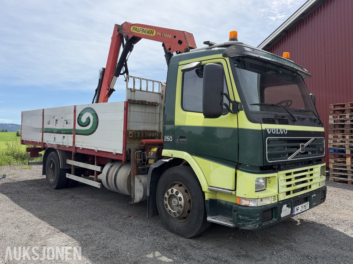 1999 Volvo FM 7 4X2 kranbil / Palfinger