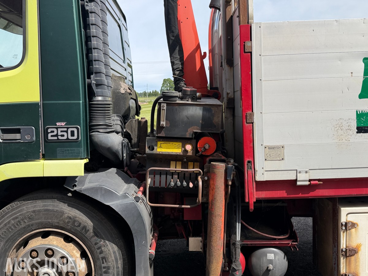 1999 Volvo FM 7 4X2 kranbil / Palfinger