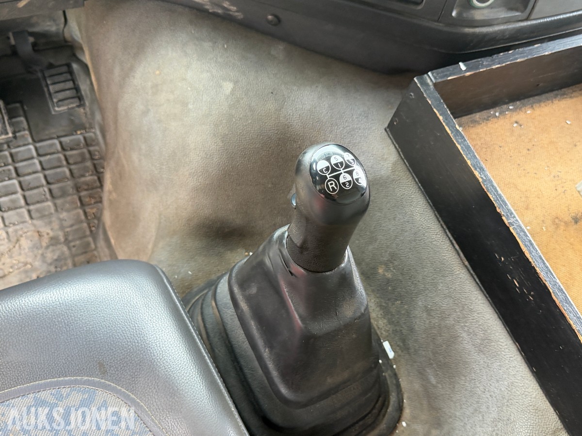 1999 Volvo FM 7 4X2 kranbil / Palfinger