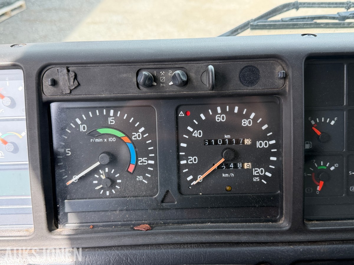 1999 Volvo FM 7 4X2 kranbil / Palfinger