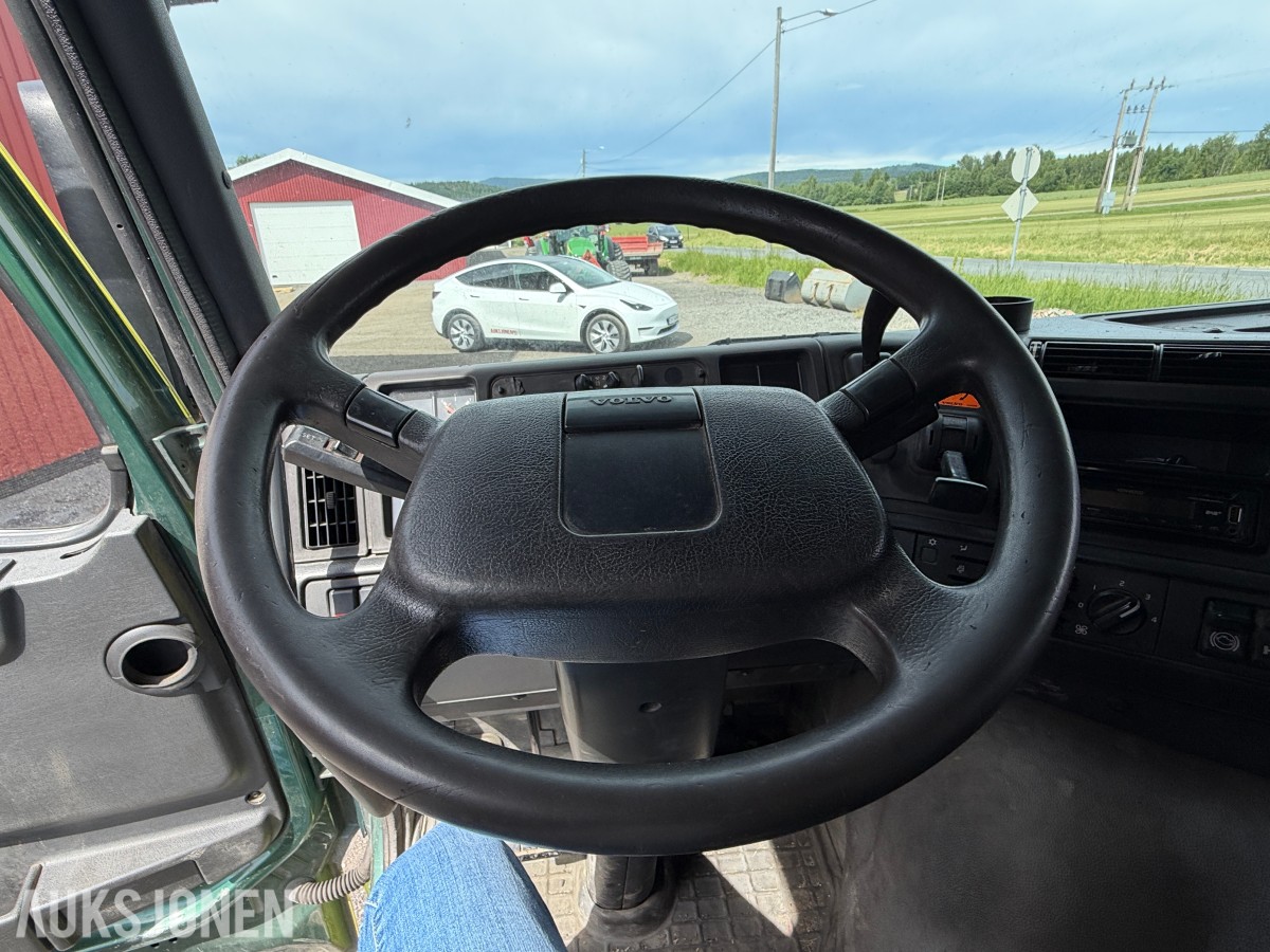 1999 Volvo FM 7 4X2 kranbil / Palfinger