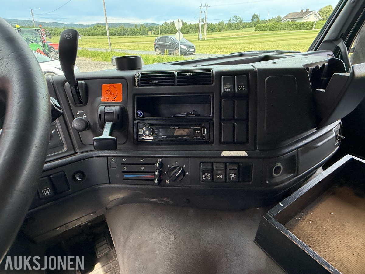 1999 Volvo FM 7 4X2 kranbil / Palfinger