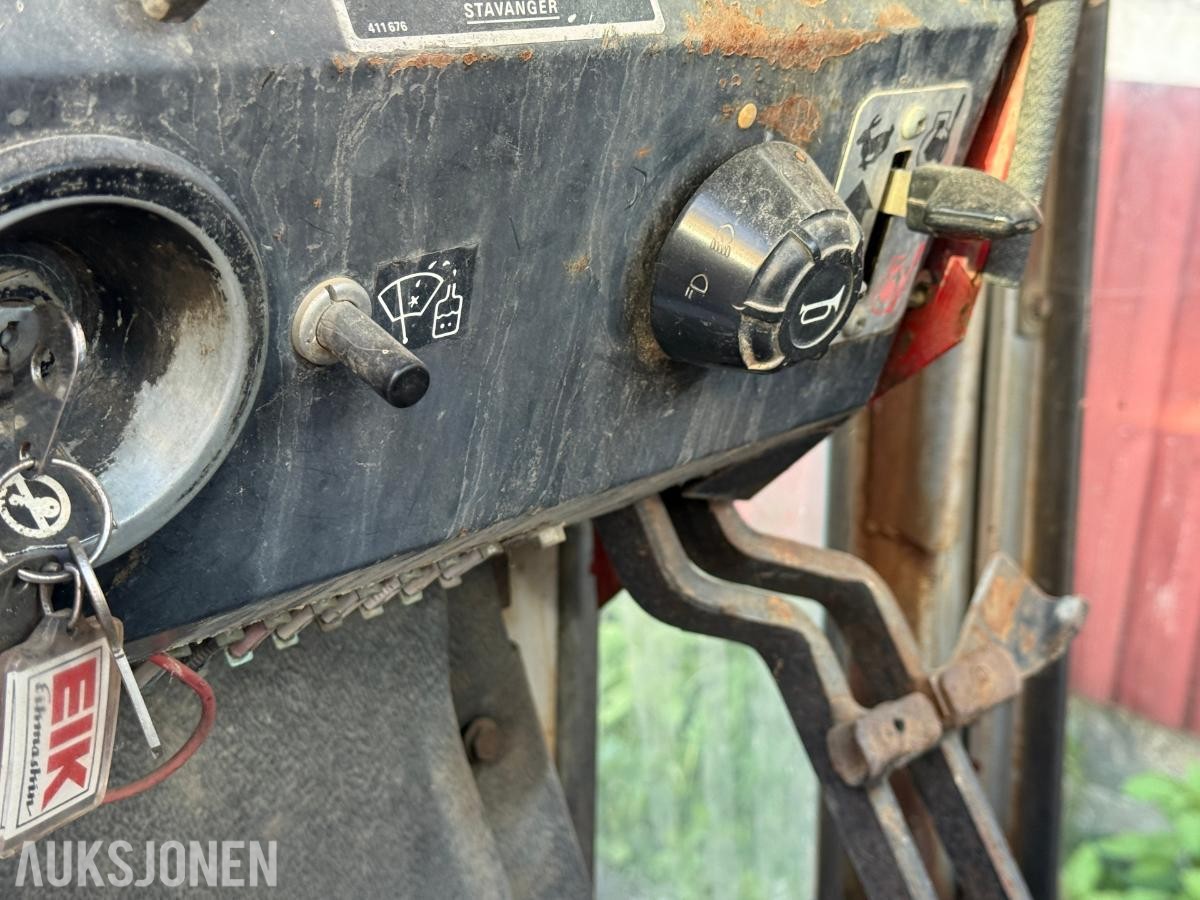 1977 Massey Ferguson 590-Med nyoverhalt motor