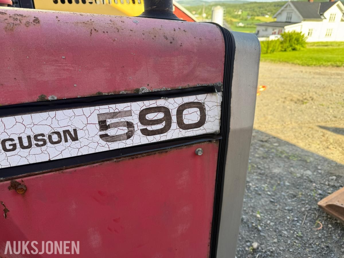 1977 Massey Ferguson 590-Med nyoverhalt motor