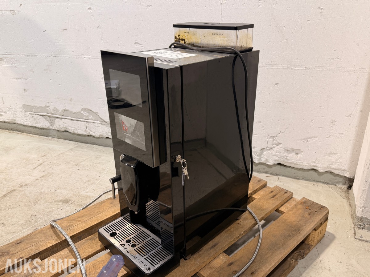 2022 Aequator Salvador 3.0 kaffemaskin med 2 kverner