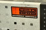 Work System bilinnredning med skuffemodul, hylleseksjon og gulvplater
