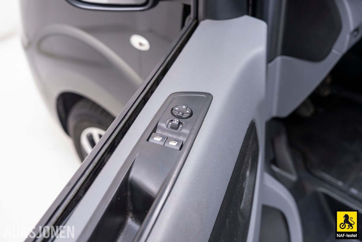 2019 Citroen Jumpy HDI 150HK L2 HENGERFESTE KAMERA SKYVEDØRER 3-SETER