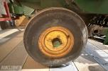 John Deere E0332 Firkantpresse - traktormontert - med pickup