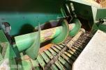 John Deere E0332 Firkantpresse - traktormontert - med pickup