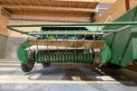 John Deere E0332 Firkantpresse - traktormontert - med pickup