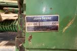 John Deere E0332 Firkantpresse - traktormontert - med pickup