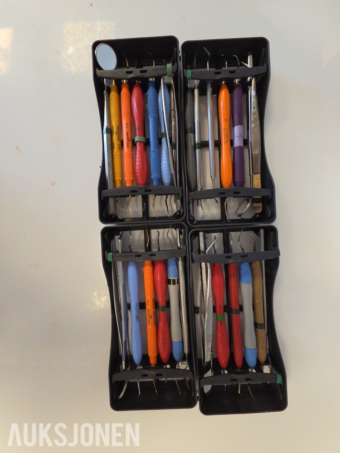 Periodontiske håndinstrumenter i LM Servo 5 steriliseringskassetter – ca. 20+ instrumenter
