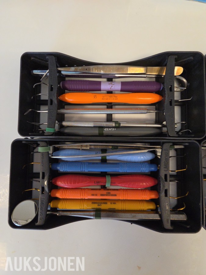 Periodontiske håndinstrumenter i LM Servo 5 steriliseringskassetter – ca. 20+ instrumenter
