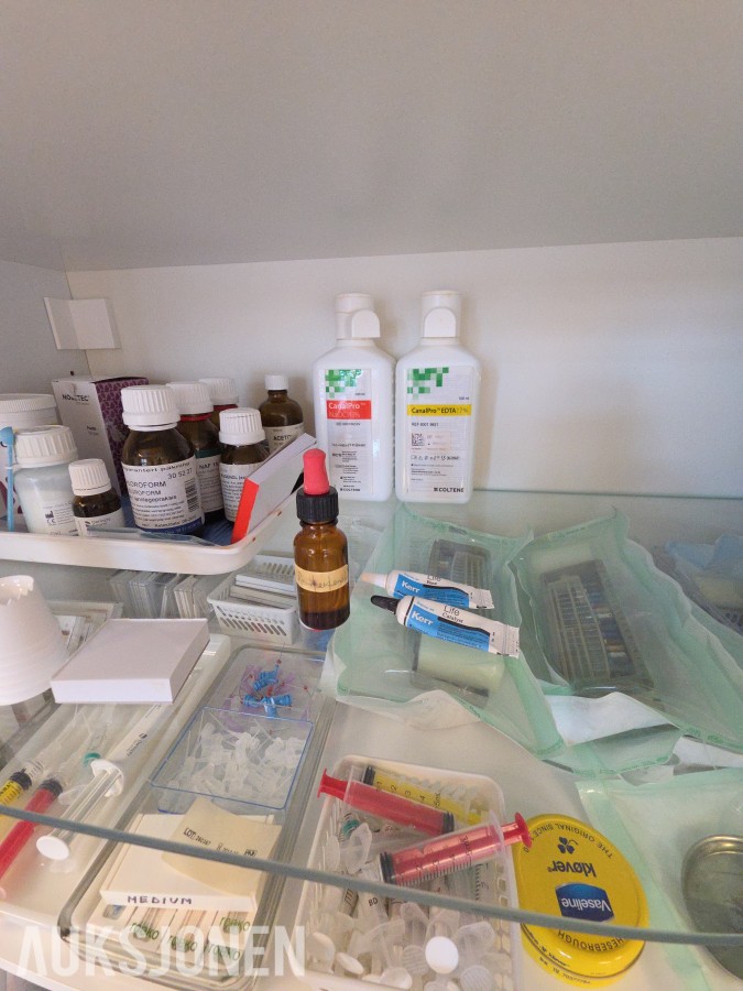 Tannlegeutstyr, forbruksmateriell og Dentsply Maillefer X-Smart Plus endomotor