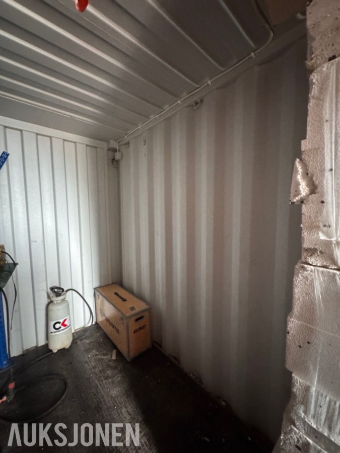 2013 20 fots container med reoler