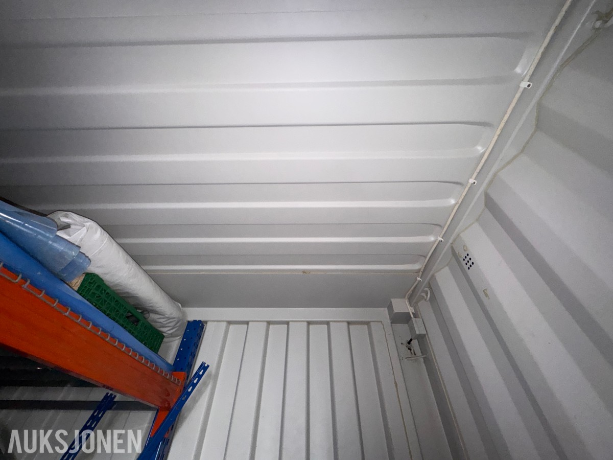 2013 20 fots container med reoler