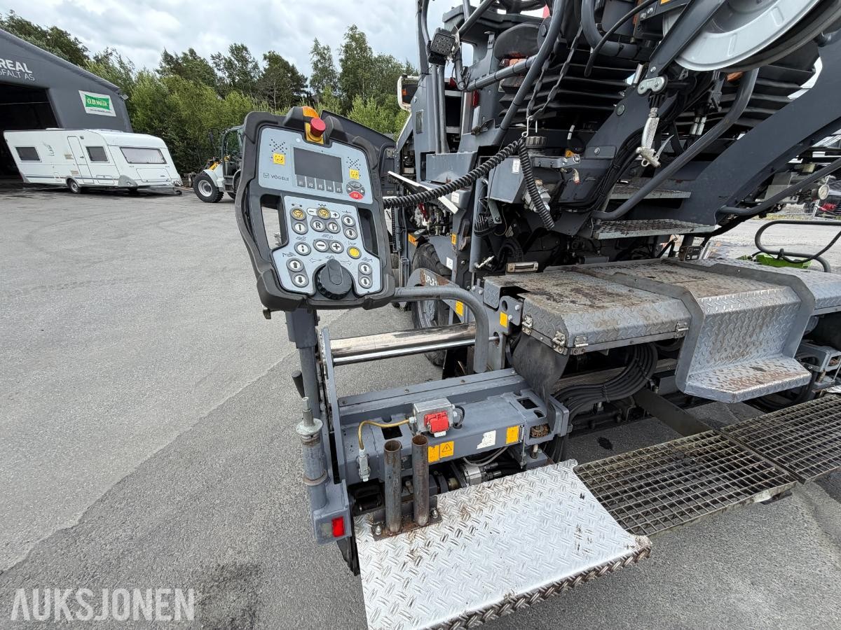 2017 VÖGELE SUPER 1303-3i ASFALTUTLEGGER