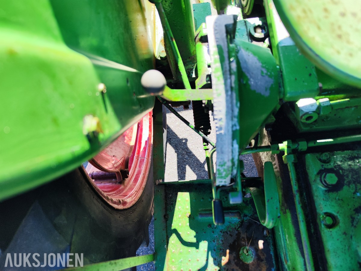 1966 Deutz D4005 - Frontlaster med skuffe – 44 hk