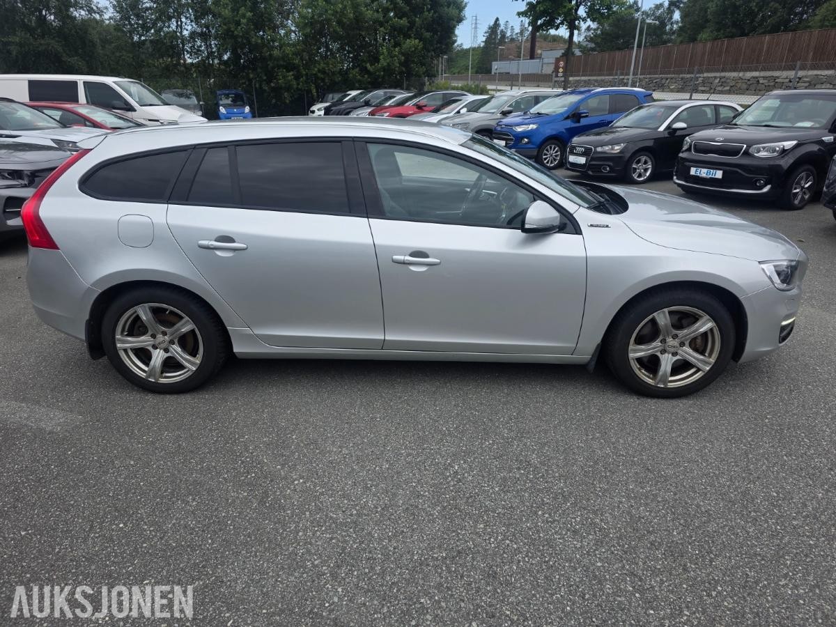 2018 Volvo  V60 2.4D D6 TWIN ENGINGE LADBAR HYBRID, 138000km