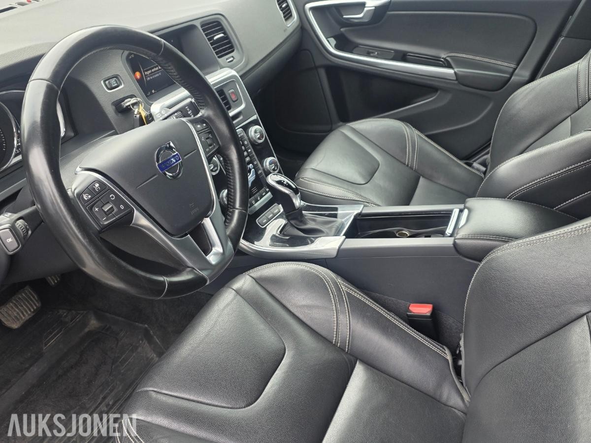 2018 Volvo  V60 2.4D D6 TWIN ENGINGE LADBAR HYBRID, 138000km