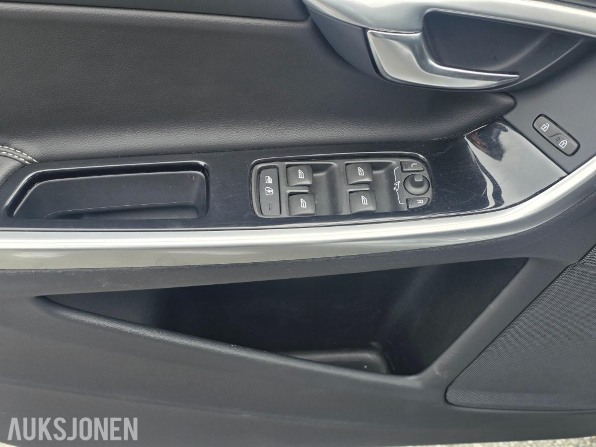 2018 Volvo  V60 2.4D D6 TWIN ENGINGE LADBAR HYBRID, 138000km