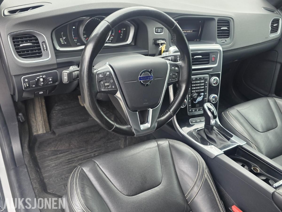 2018 Volvo  V60 2.4D D6 TWIN ENGINGE LADBAR HYBRID, 138000km