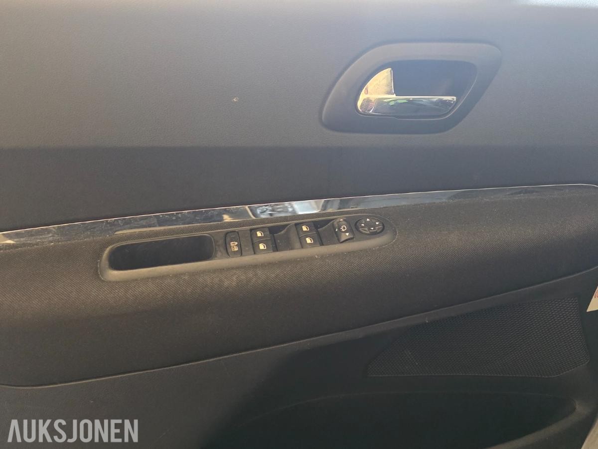 2010 Peugeot 3008 1.6HDi 109HK AUTOMAT MED TILHENGERFESTE OG PANORAMATAK, 159000km