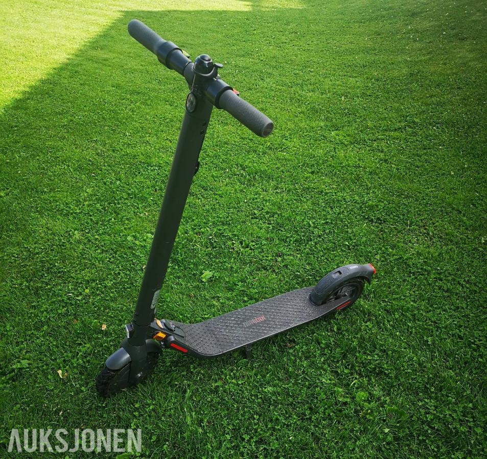 2022 Segway ninebot kick scooter E22E