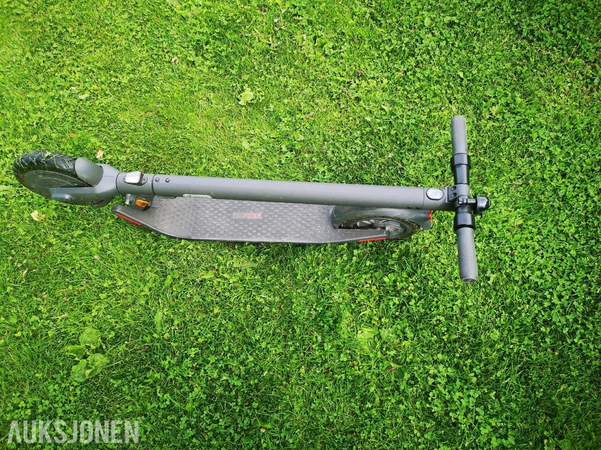 2022 Segway ninebot kick scooter E22E