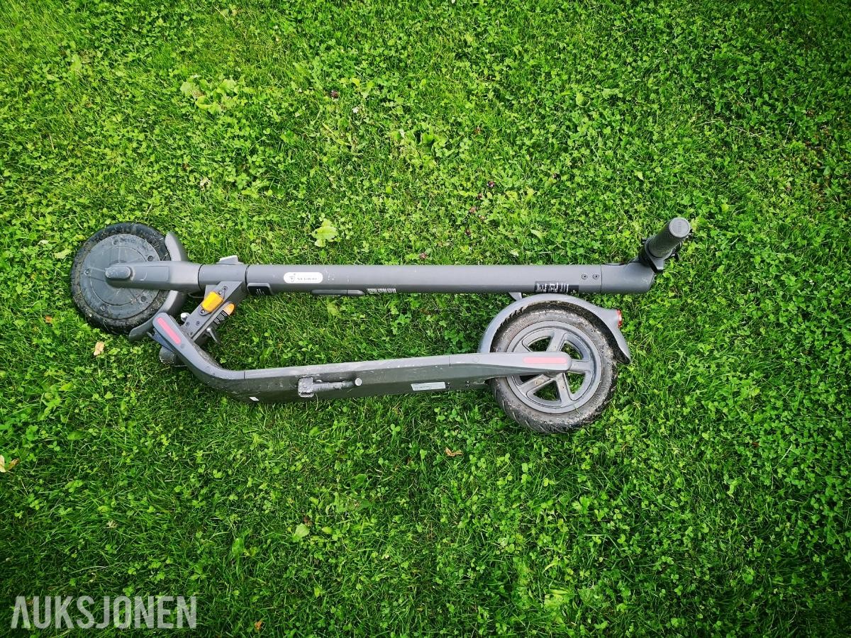2022 Segway ninebot kick scooter E22E