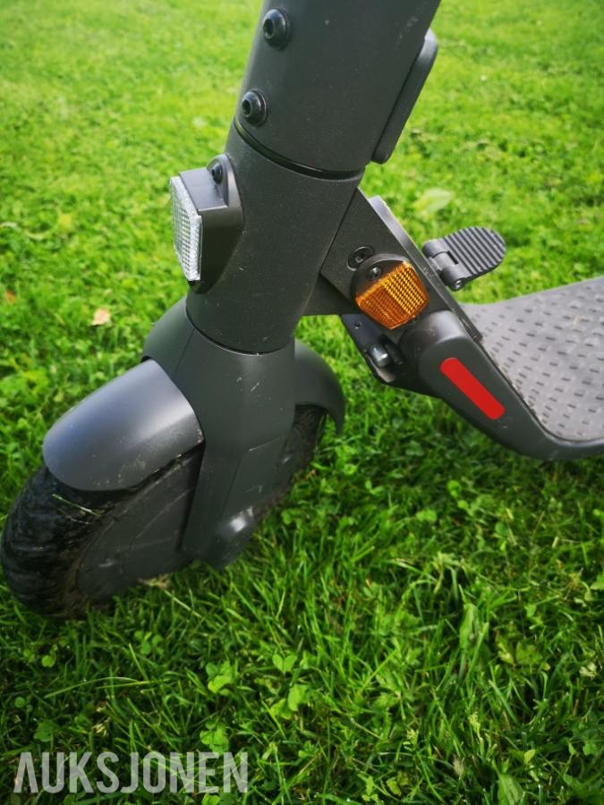 2022 Segway ninebot kick scooter E22E