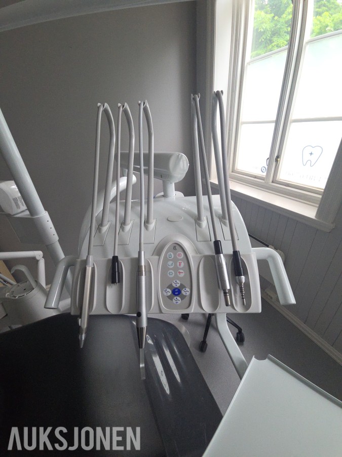 KaVo 1058 tannlegeunit med Heka Dental behandlingsstol og operasjonslampe