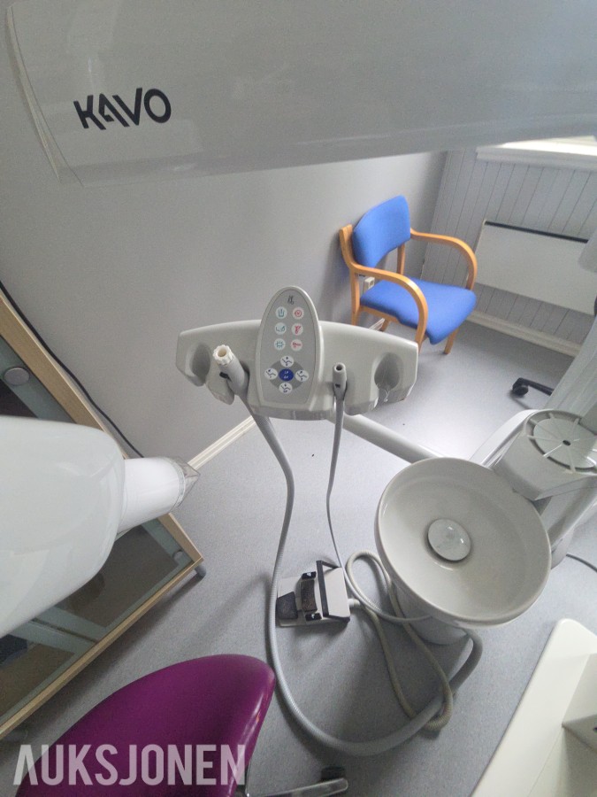 KaVo 1058 tannlegeunit med Heka Dental behandlingsstol og operasjonslampe