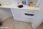Dentalskap / klinikkinnredning med skuffer og oppbevaringsmoduler