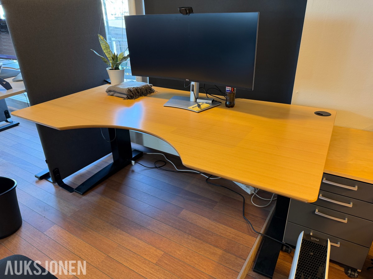1900 ConSet Skrivebord Hev/Senk Skrivebord