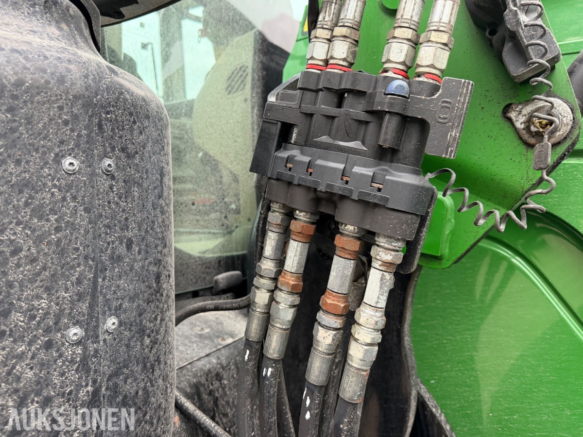 2018 John Deere 6155 R