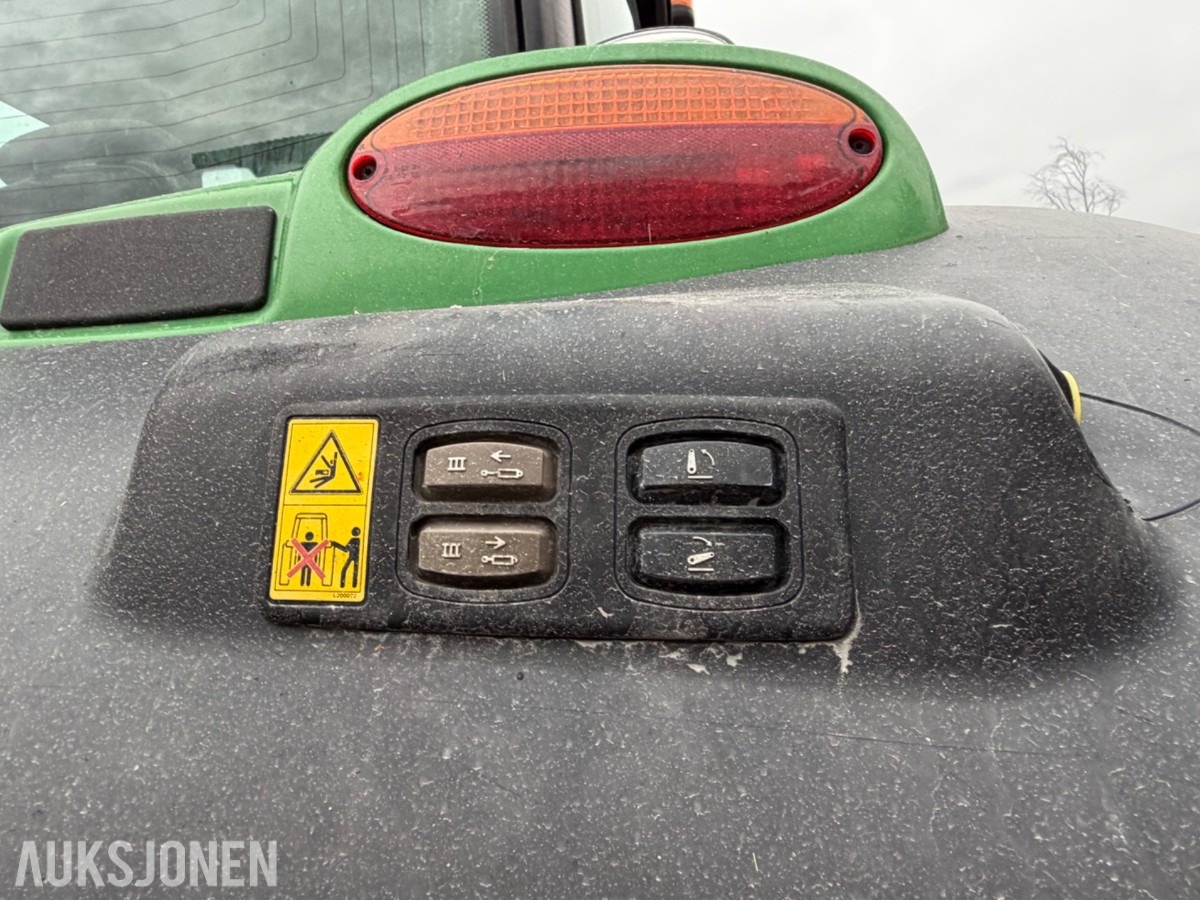 2018 John Deere 6155 R