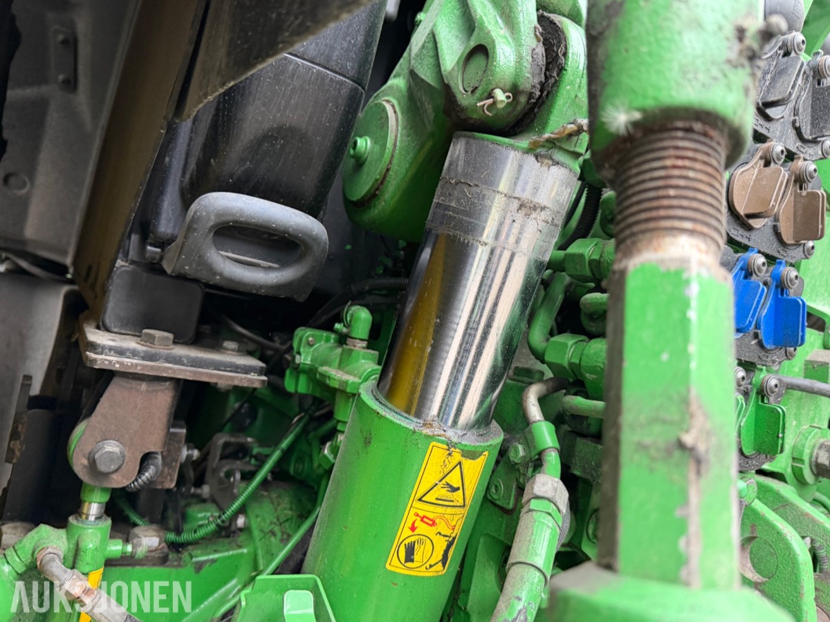 2018 John Deere 6155 R