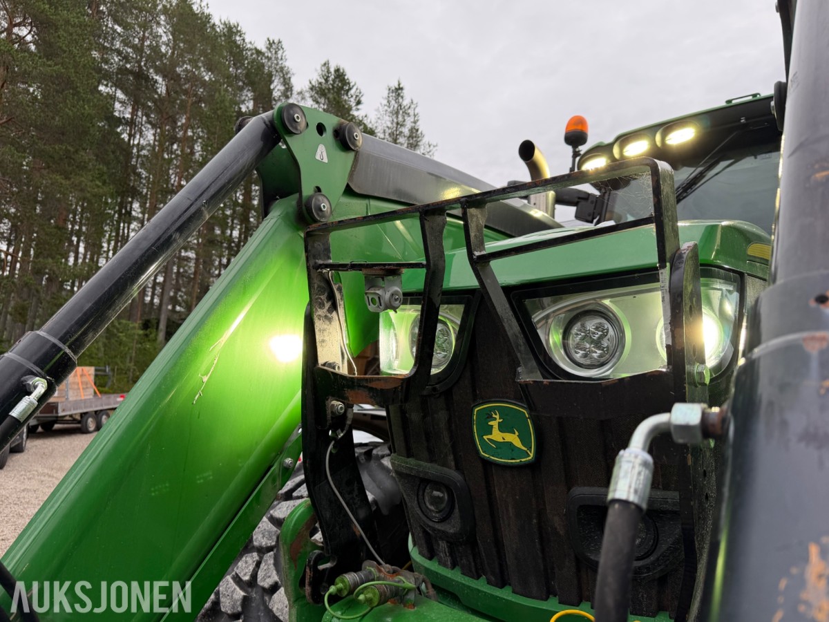 2018 John Deere 6155 R
