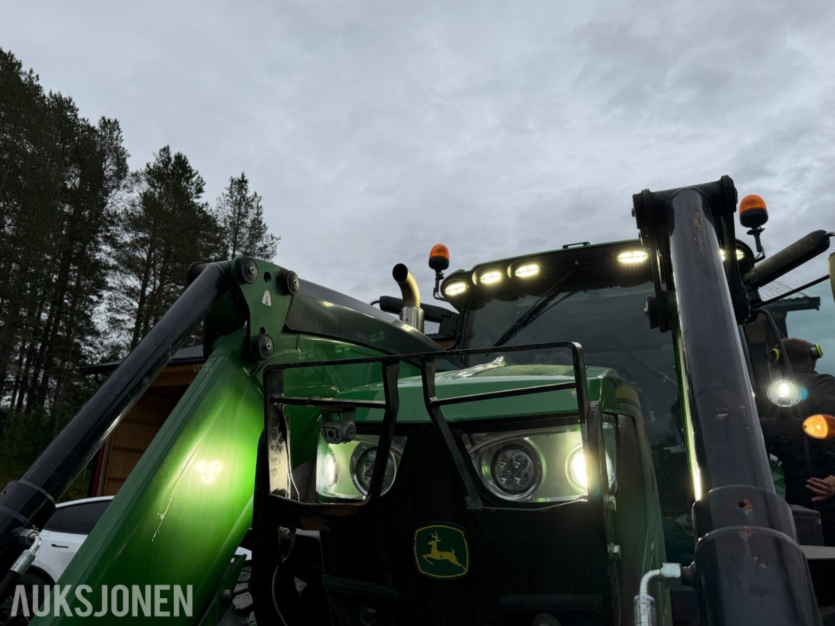 2018 John Deere 6155 R